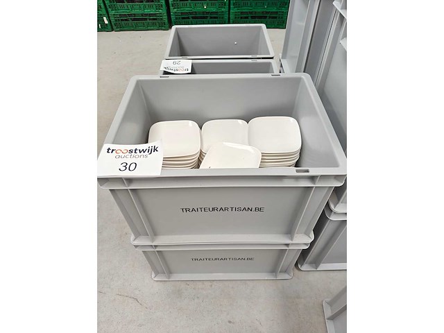 Yong - bordje - porselein: bordje vierkant yong (200x) - afbeelding 1 van  3