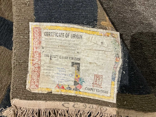 Yssima by mini ferrucci hangdemaakt designtapijt - afbeelding 1 van  1