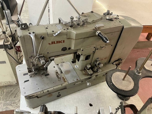 Yuki lbh-761 / lbh-762 knoopsgaten machine tweeling - afbeelding 7 van  11