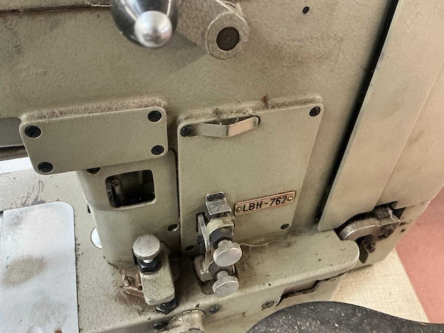 Yuki lbh-761 / lbh-762 knoopsgaten machine tweeling - afbeelding 2 van  10