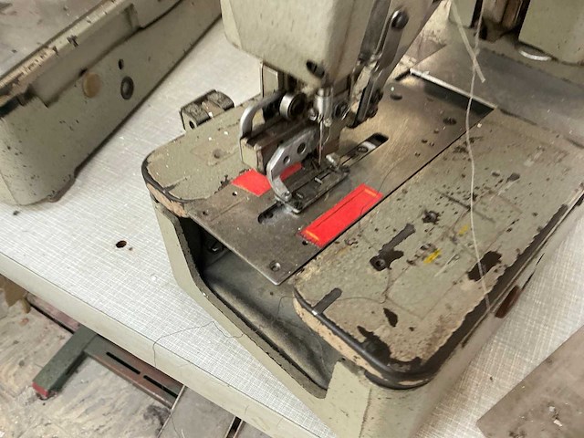 Yuki lbh-761 / lbh-762 knoopsgaten machine tweeling - afbeelding 5 van  10