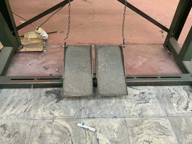 Yuki lbh-761 / lbh-762 knoopsgaten machine tweeling - afbeelding 10 van  10