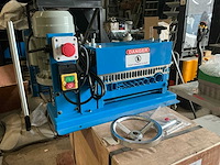 Yumo draadstripmachine - afbeelding 1 van  7