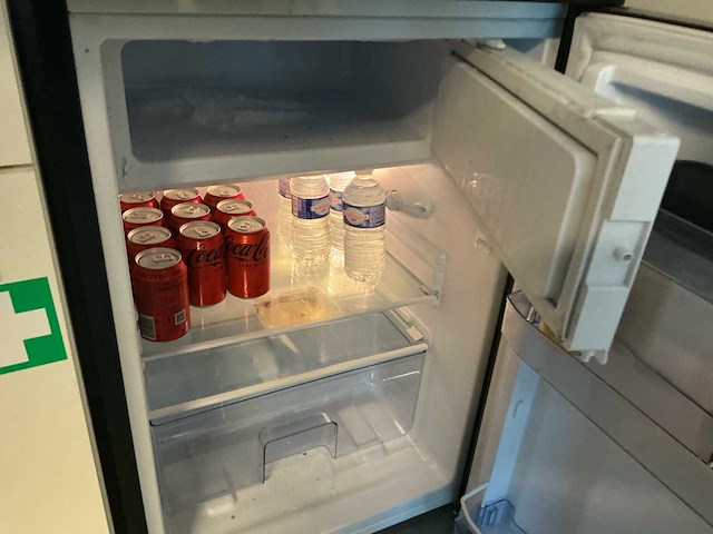 Yunio espressomachine yunio en tafelfrigo - afbeelding 10 van  10