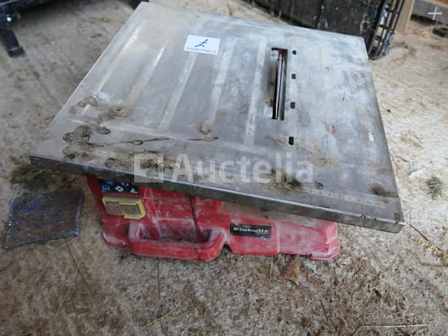 Zaag- en tegelsnijwerk - afbeelding 8 van  9