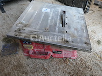 Zaag- en tegelsnijwerk - afbeelding 8 van  9