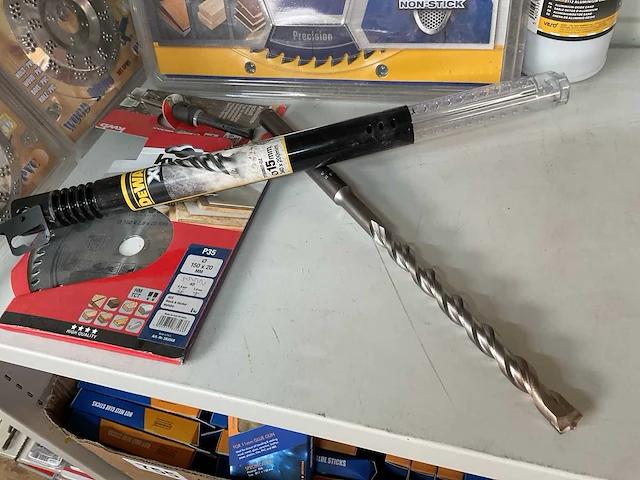 Zaag en boor gereedschap - afbeelding 7 van  11