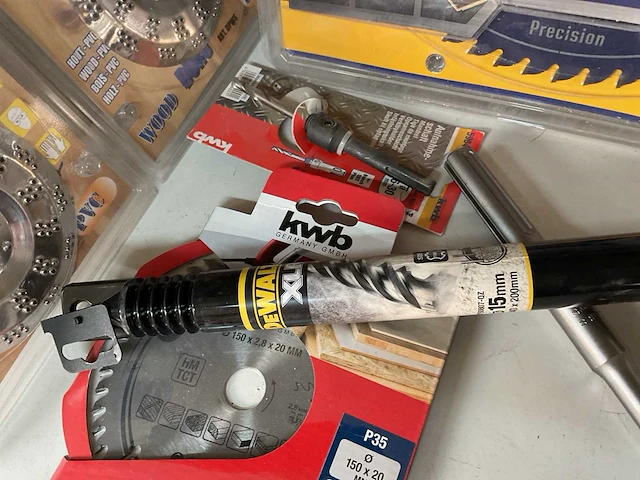 Zaag en boor gereedschap - afbeelding 10 van  11