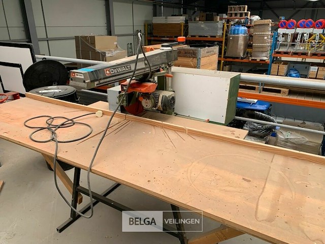 Zaagmachine dewalt - afbeelding 1 van  5
