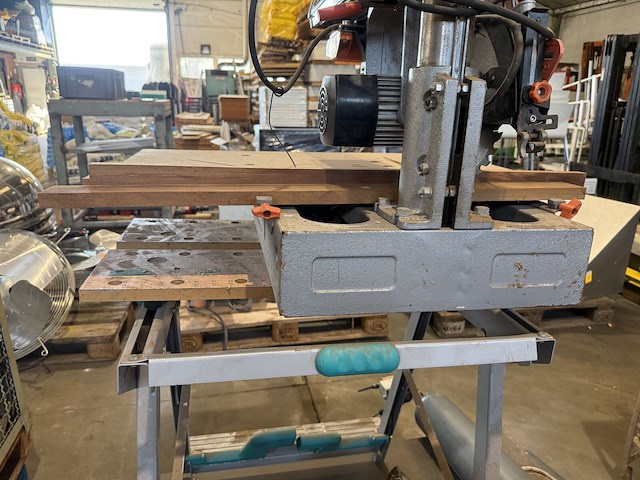 Zaagmachine dewalt - afbeelding 4 van  5
