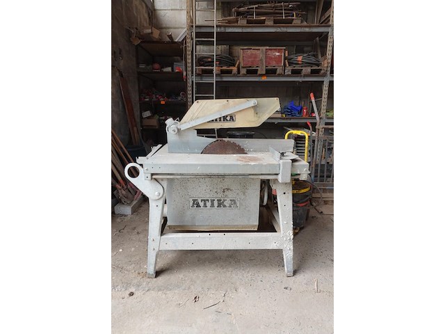 Zaagtafel akita - afbeelding 1 van  6