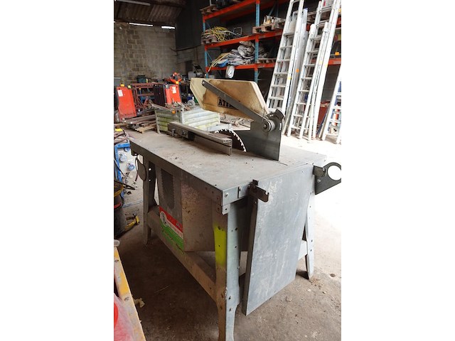 Zaagtafel akita - afbeelding 4 van  6