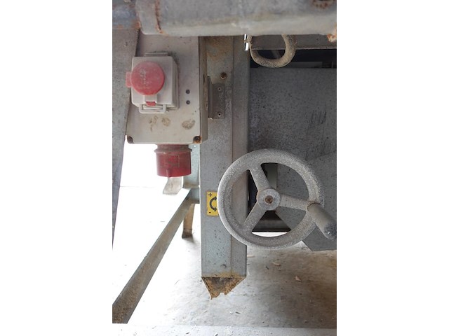 Zaagtafel akita - afbeelding 6 van  6