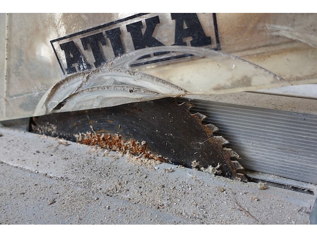 Zaagtafel akita - afbeelding 3 van  3