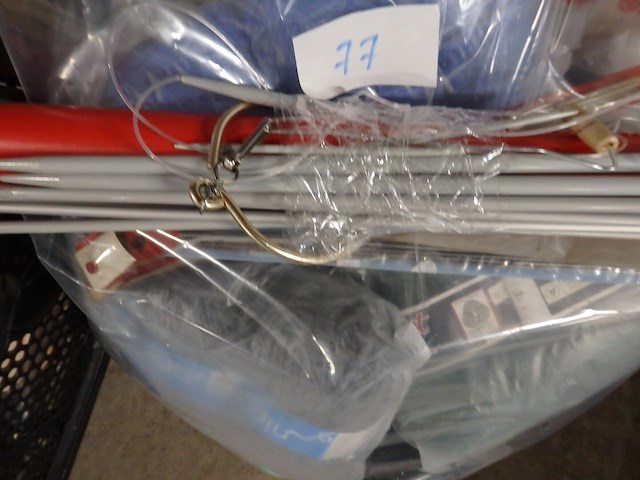 Zak met breiwol - afbeelding 2 van  2