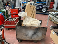 Zak met zaagsel in kar - afbeelding 1 van  5