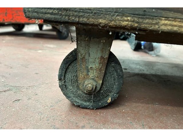 Zak met zaagsel in kar - afbeelding 3 van  5