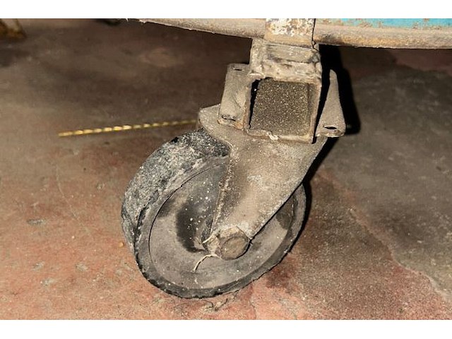 Zak met zaagsel in kar - afbeelding 5 van  5