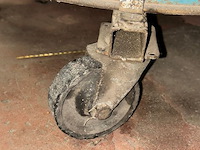 Zak met zaagsel in kar - afbeelding 5 van  5