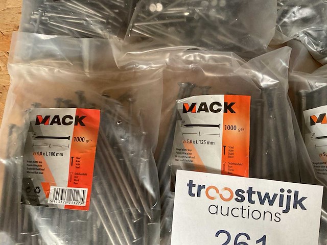 Zakken met nagels en pluggen - afbeelding 5 van  9