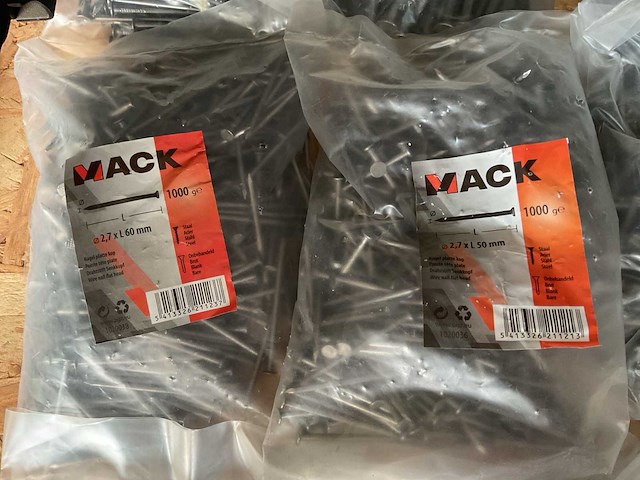 Zakken met nagels en pluggen - afbeelding 6 van  9