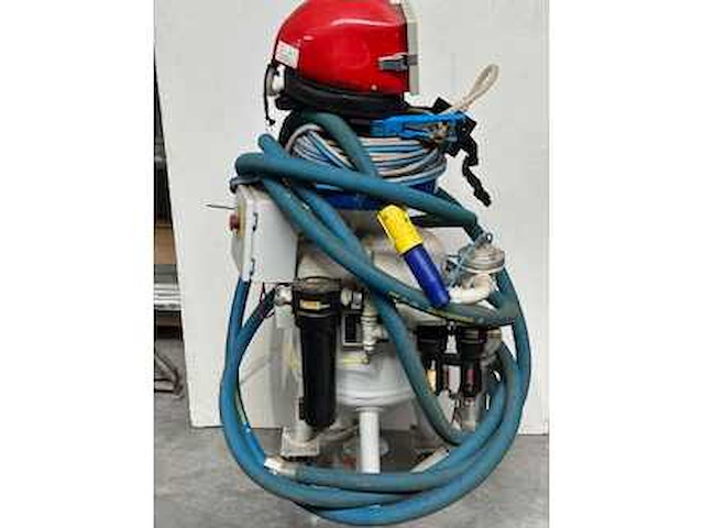 Zandstraaltoestel nieuw straaltechniek - various compressed air equipment - afbeelding 2 van  2