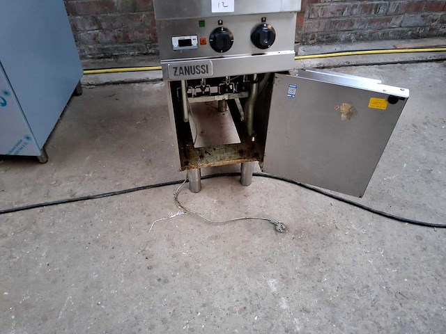 Zanussi - - gas friteuse - afbeelding 2 van  2