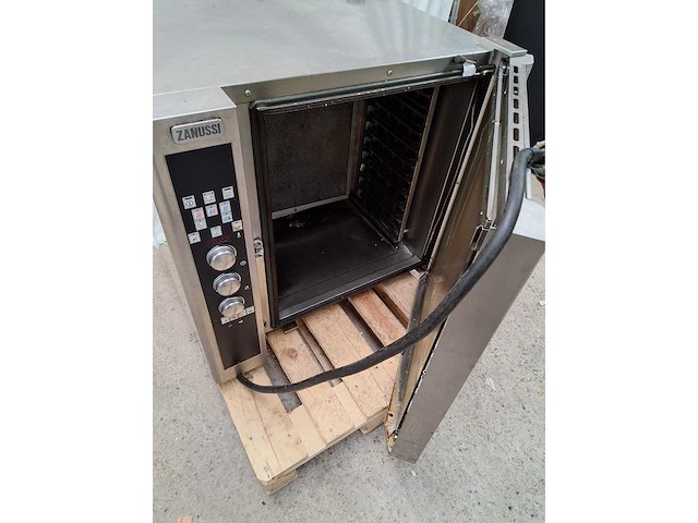 Zanussi - kookkamer - afbeelding 2 van  3