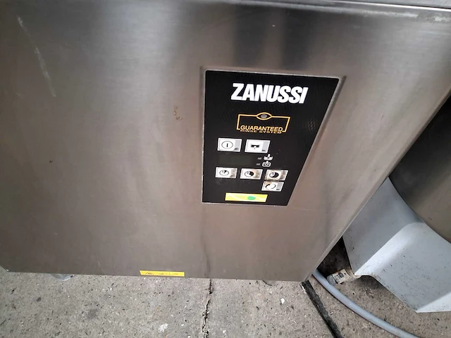 Zanussi - korvenvaatwasmachine - afbeelding 3 van  6