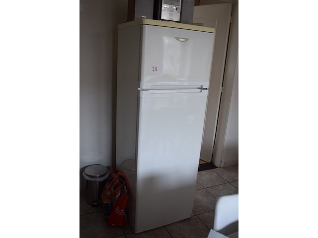Zanussi frigo/diepvries zonder inhoud - afbeelding 1 van  3