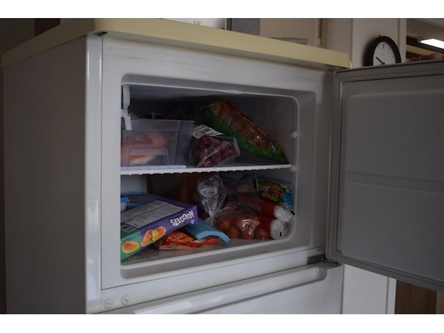 Zanussi frigo/diepvries zonder inhoud - afbeelding 2 van  3