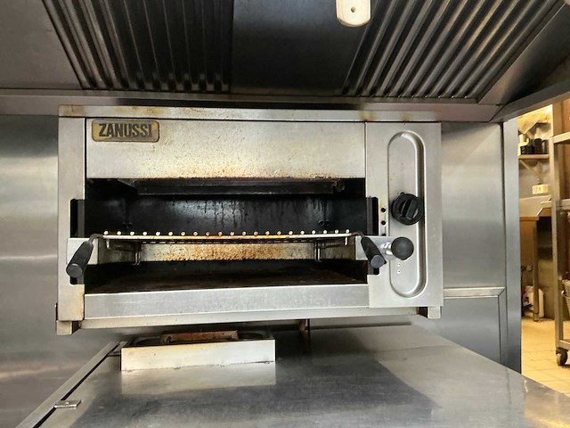 Zanussi gasgestookte rvs salamander - afbeelding 1 van  3