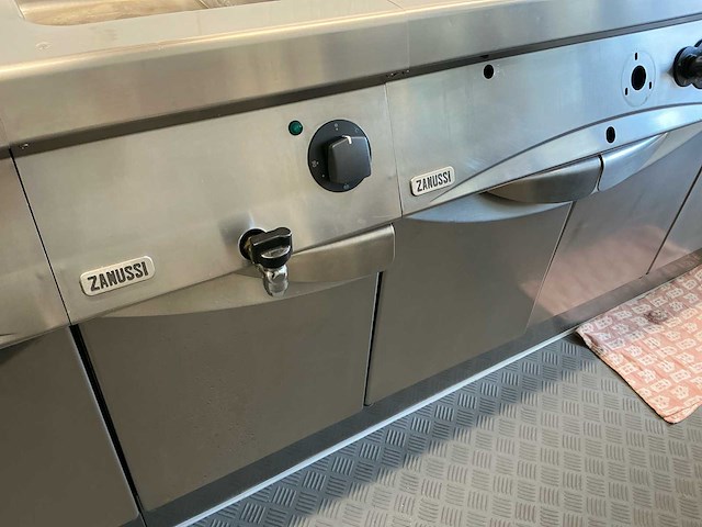 Zanussi inox keuken - afbeelding 34 van  35