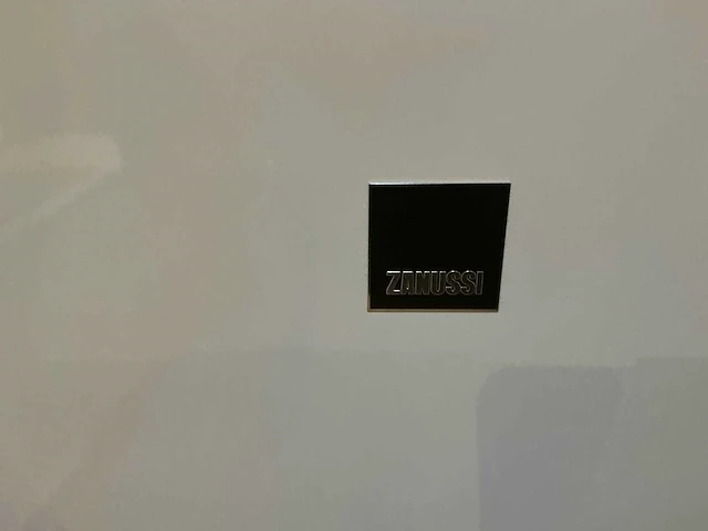 Zanussi koel-vriescombinatie – vrijstaande koelkast - afbeelding 2 van  2