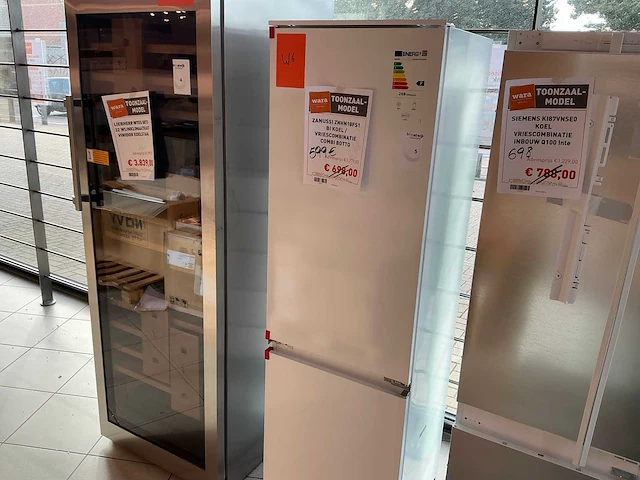 Zanussi znhn18fs1 inbouw combi-koelkast - afbeelding 1 van  8