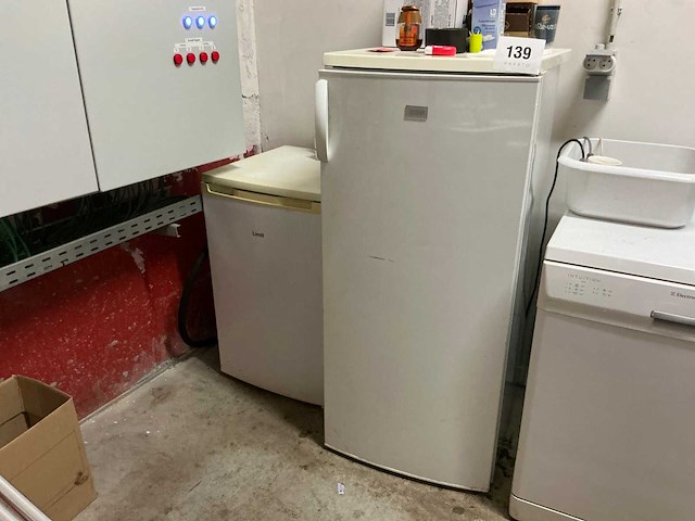 Zanussi zra627cw koelkast en vrieskast - afbeelding 1 van  5