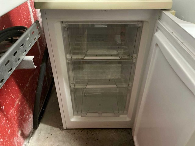 Zanussi zra627cw koelkast en vrieskast - afbeelding 5 van  5