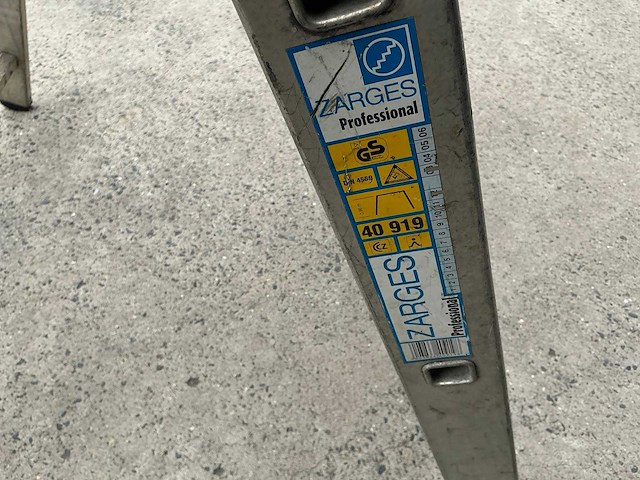 Zarges 40919 brede trapladder - afbeelding 5 van  5