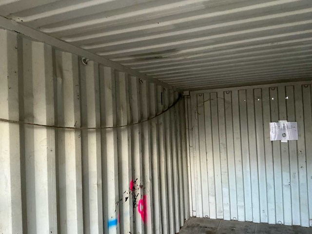 Zeecontainer met elektrische aansluitingen zeecontainer - afbeelding 2 van  10