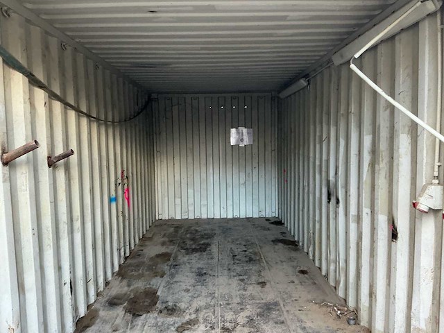 Zeecontainer met elektrische aansluitingen zeecontainer - afbeelding 7 van  10