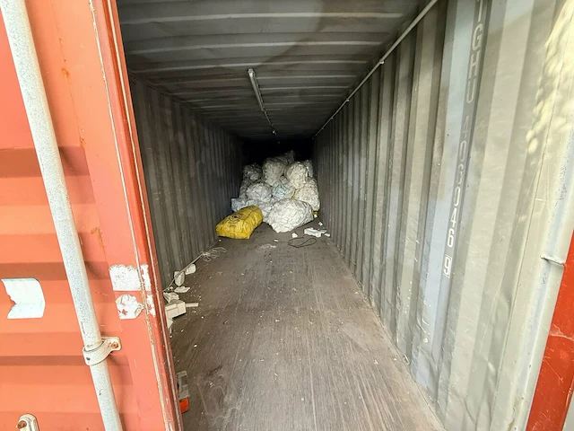 Zeecontainer met mooie afwerking / vloer en elec - afbeelding 2 van  11