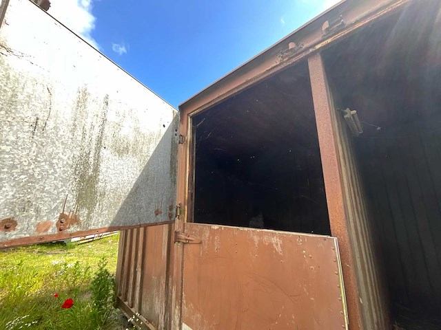 Zeecontainer / paardenstal - afbeelding 5 van  16