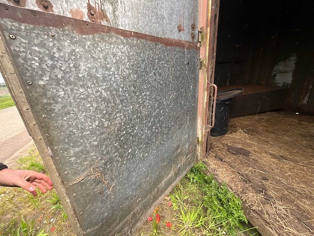 Zeecontainer / paardenstal - afbeelding 7 van  16