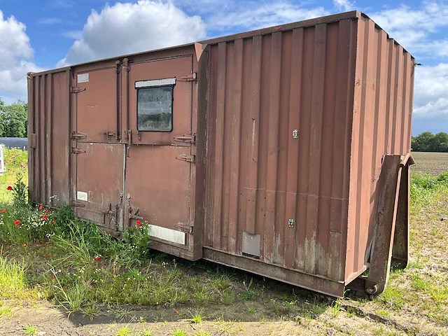 Zeecontainer / paardenstal - afbeelding 9 van  16