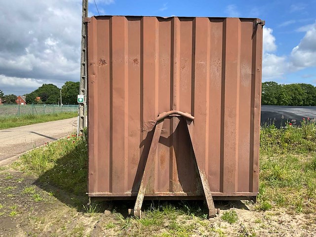 Zeecontainer / paardenstal - afbeelding 10 van  16