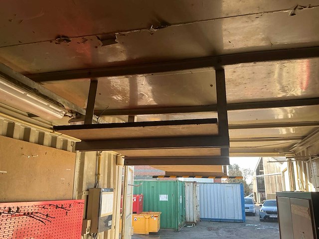 Zeecontainer / werfcontainer 20ft - afbeelding 15 van  22