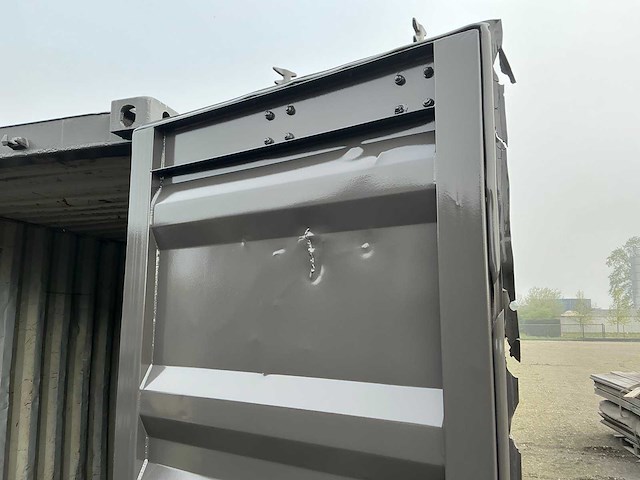 Zeecontainer - afbeelding 2 van  19