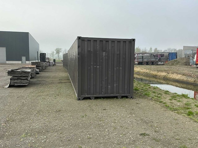 Zeecontainer - afbeelding 14 van  19