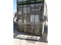 Zeepscontainers, torens, isolatie, tegels, bakstenen, gereedschap