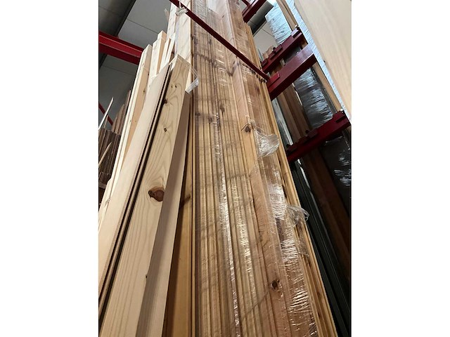 Zeer grote partij diverse houten latten, balken en panelen - afbeelding 2 van  32